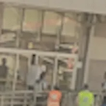 Passageiro tem surto e tenta abrir porta de avião durante decolagem no aeroporto de Campo Grande