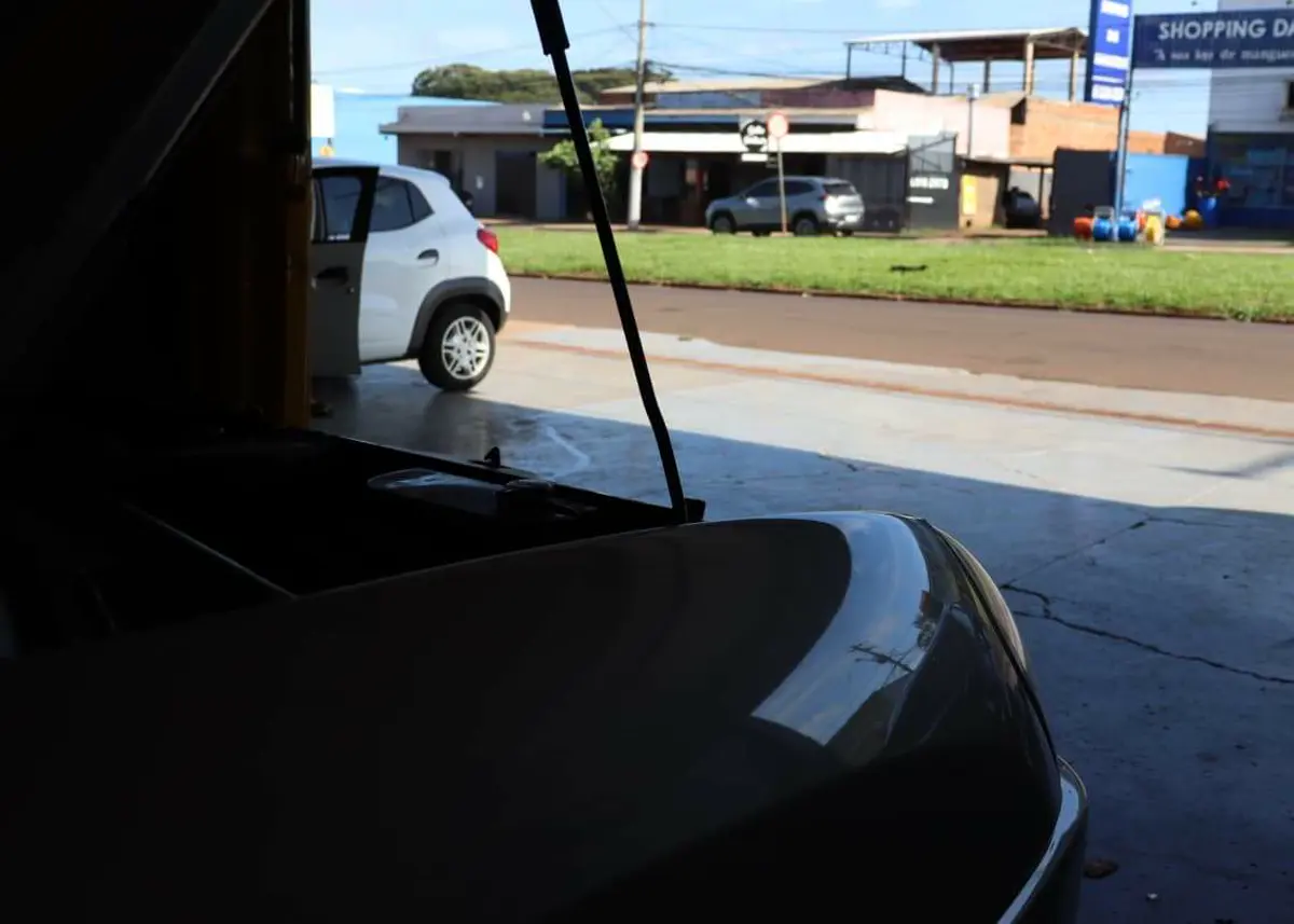 Encapuzado desce de carro e atira contra mecânico na Avenida Guaicurus