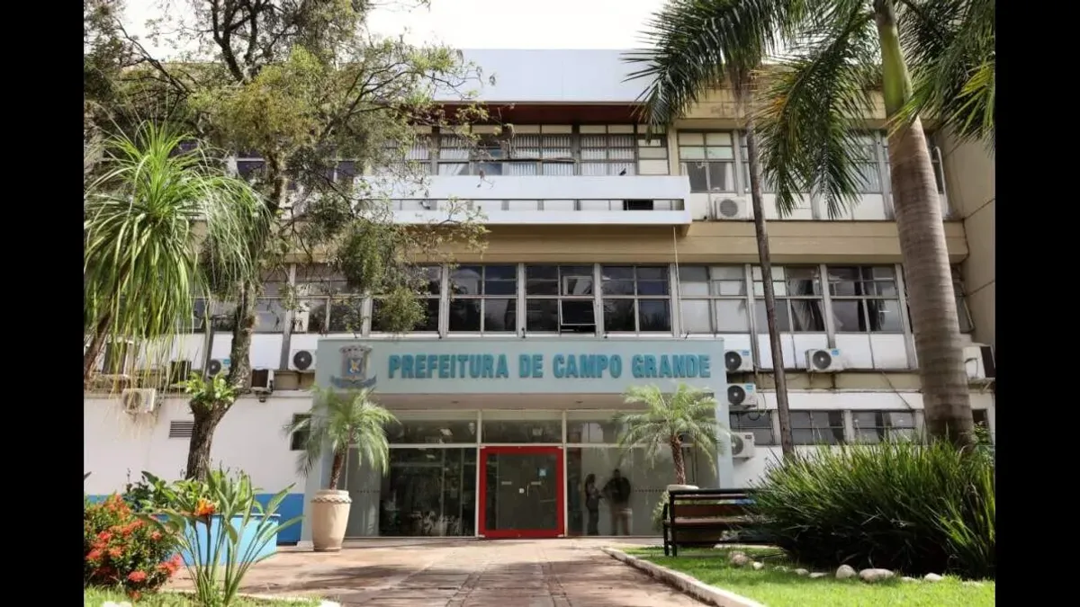 Motociclista é preso após perseguição de 4 km que colocou pedestres em risco em Campo Grande