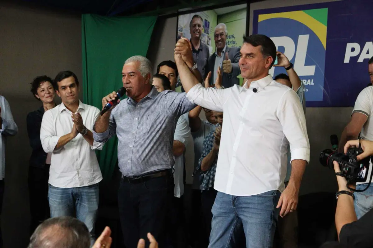 Riedel e Flávio Bolsonaro unem forças na Expogrande e miram governo Lula