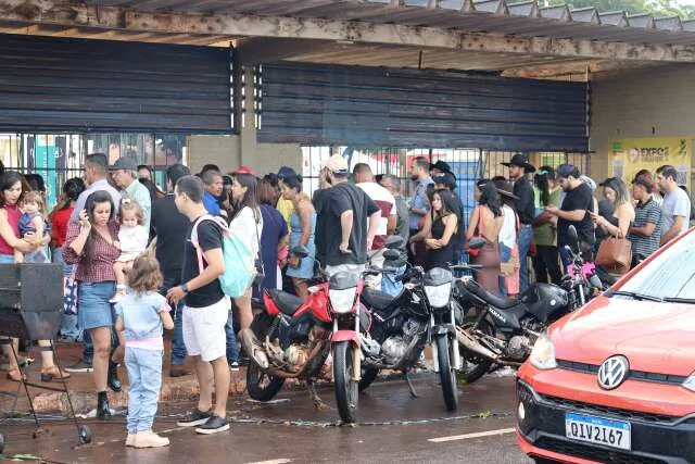 Temporal com granizo destrói estruturas e cancela shows da Expogrande em Campo Grande