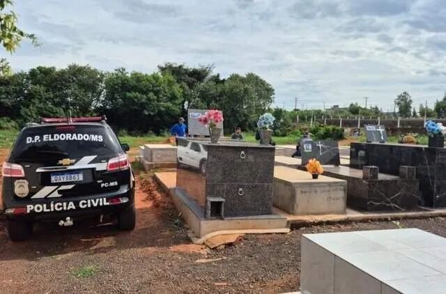 Três confessam violação de túmulo e necrofilia contra vítima de feminicídio em MS